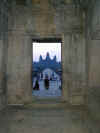 ca-siem-angkor-wat-outside-sunrise-doorway-600.jpg (67548 bytes)