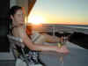 ct-camps-bay-brighton-apt-sunset-kristen-wine-2-600.jpg (54254 bytes)